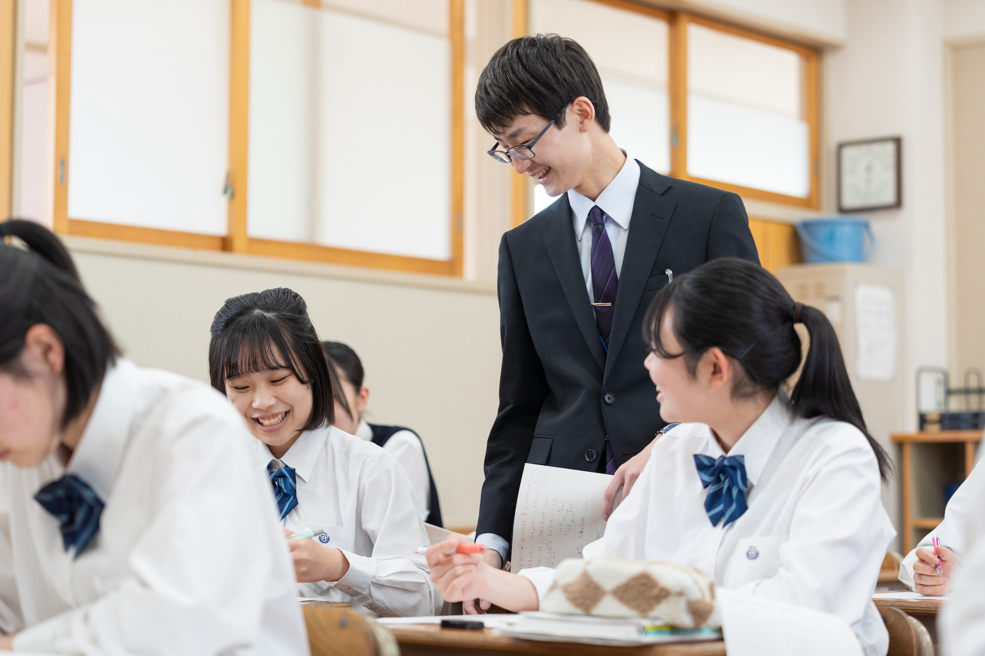 静岡サレジオ中学・高等学校の生徒と職員